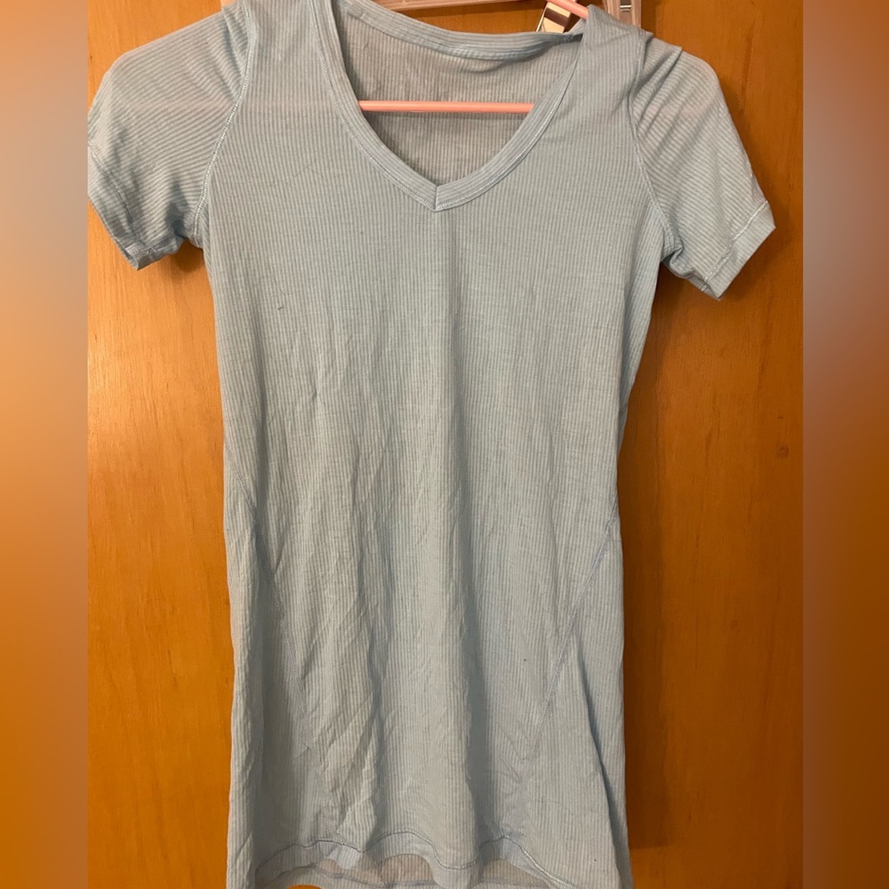 Ladies light lululemon shirt sleeve top